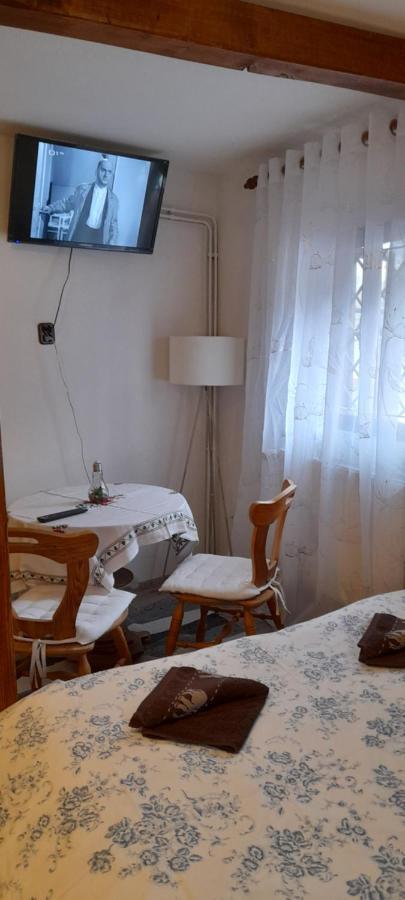 Atelier Spojovaci *