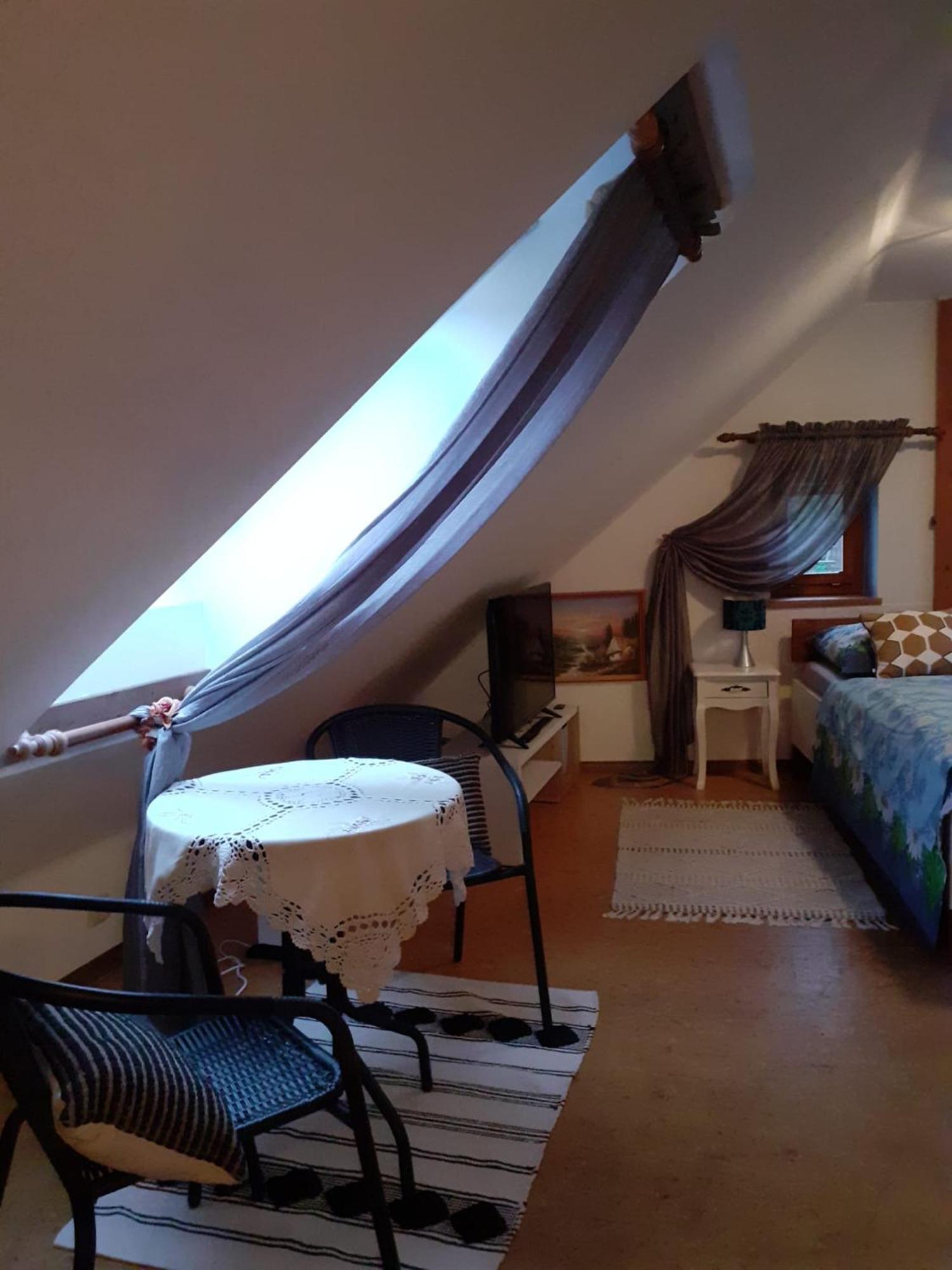 Atelier Spojovaci Apartment